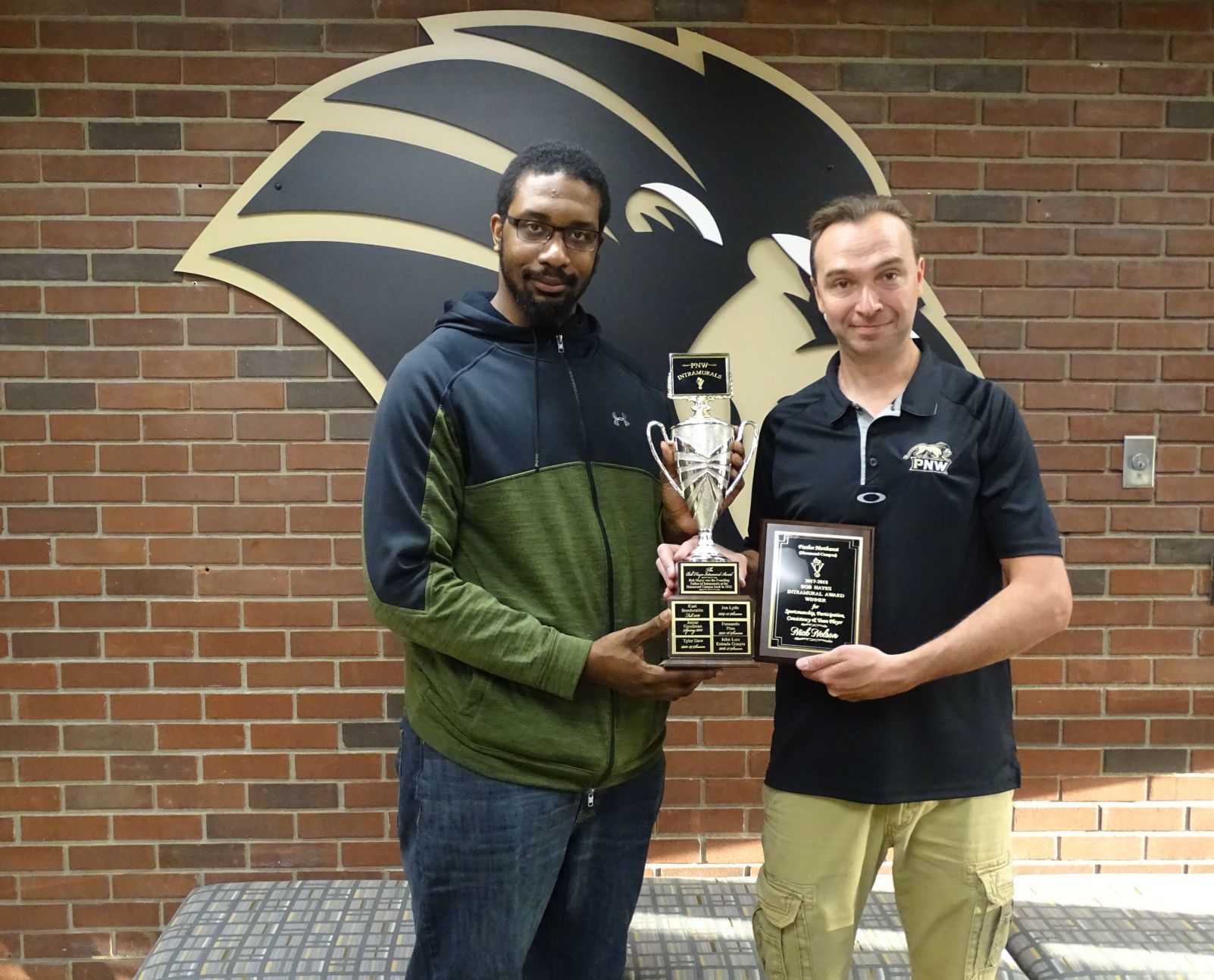 Nick Nelson receives PNW's Bob Hayes Award
